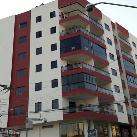 Apartamentos Ed London, Na Av Principal A Poucos Passos Das Termas Піратуба Екстер'єр фото