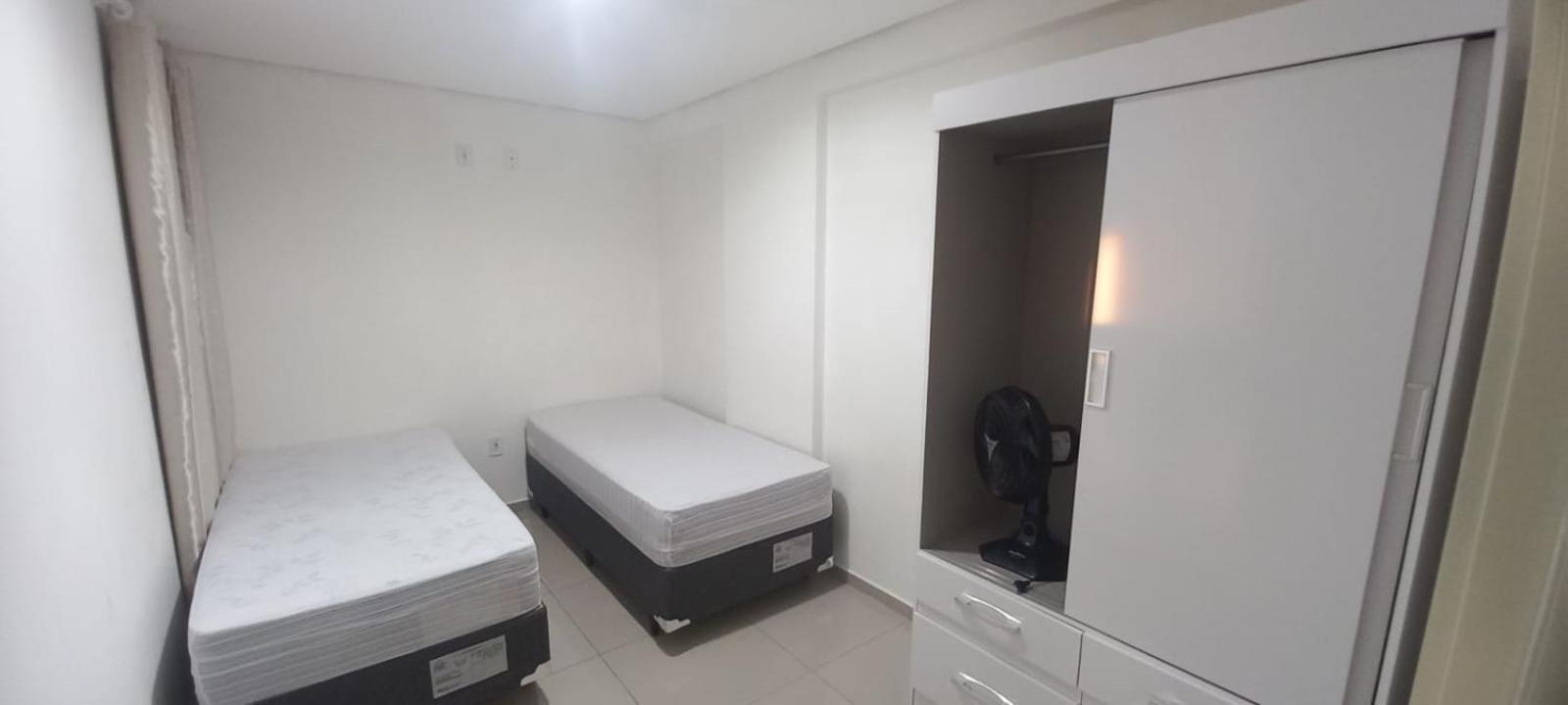 Apartamentos Ed London, Na Av Principal A Poucos Passos Das Termas Піратуба Екстер'єр фото
