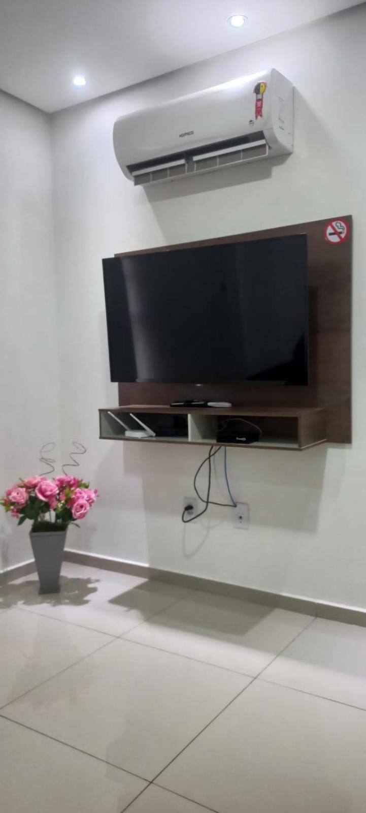 Apartamentos Ed London, Na Av Principal A Poucos Passos Das Termas Піратуба Екстер'єр фото