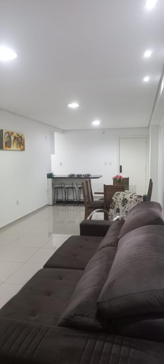Apartamentos Ed London, Na Av Principal A Poucos Passos Das Termas Піратуба Екстер'єр фото