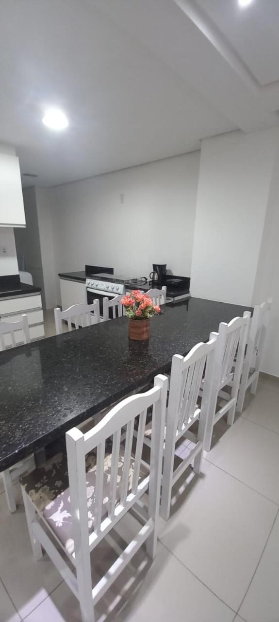 Apartamentos Ed London, Na Av Principal A Poucos Passos Das Termas Піратуба Екстер'єр фото