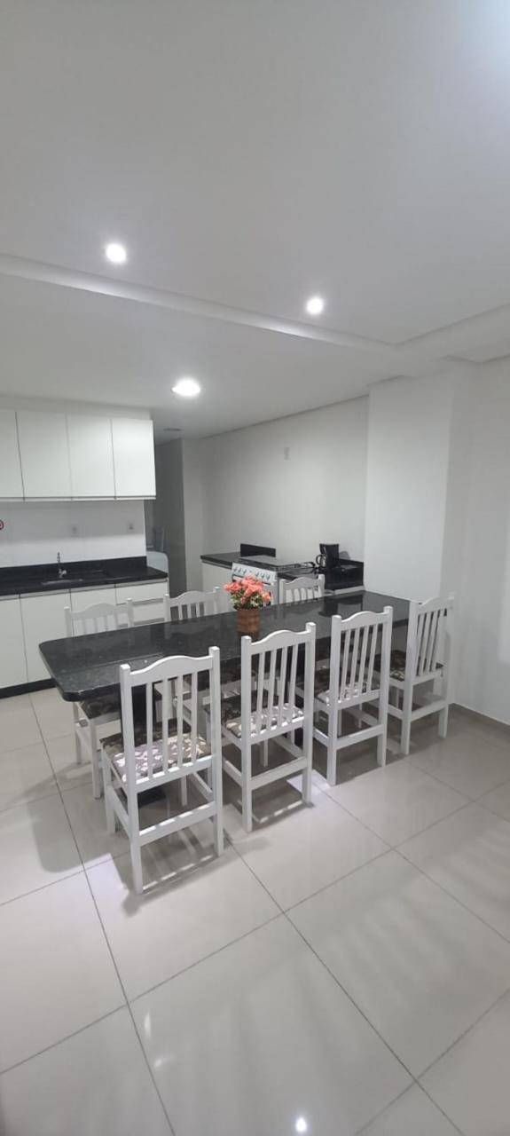 Apartamentos Ed London, Na Av Principal A Poucos Passos Das Termas Піратуба Екстер'єр фото
