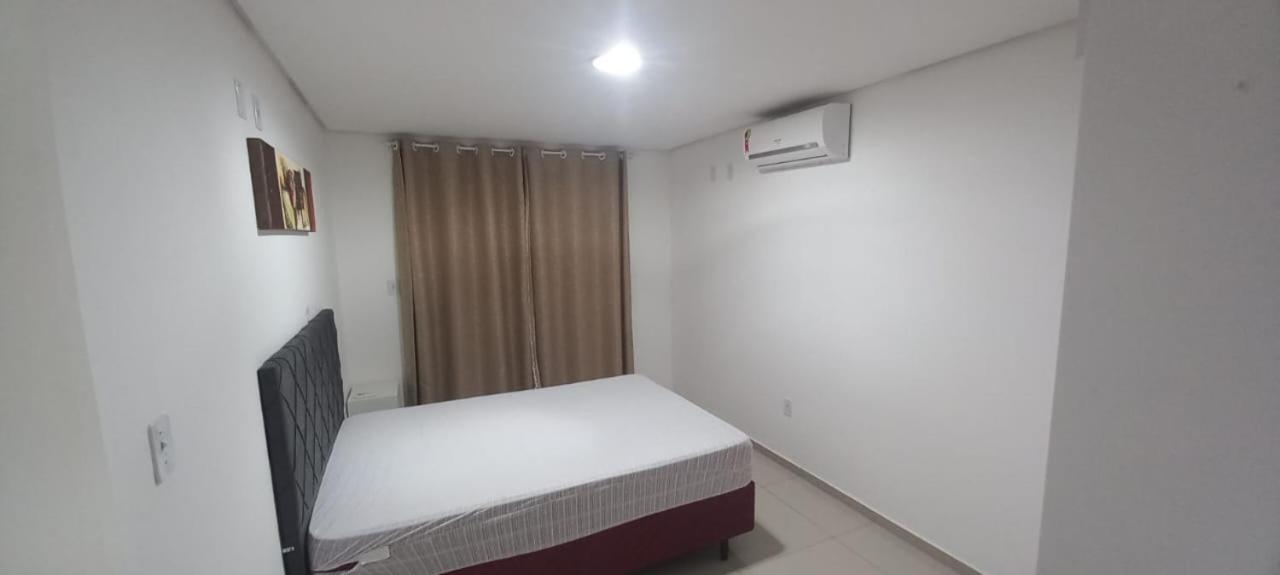 Apartamentos Ed London, Na Av Principal A Poucos Passos Das Termas Піратуба Екстер'єр фото